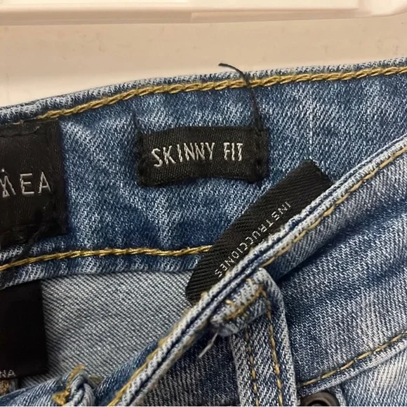 Men's Distressed Skinny Jeans in Classic Blue - Picture 2 of 9